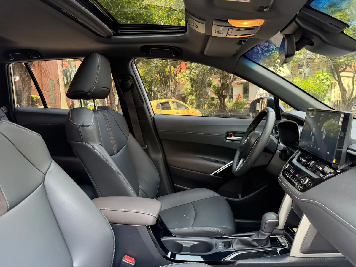 
								TOYOTA COROLLA CROSS 1.8 HEV SEG CVT 2026 full									