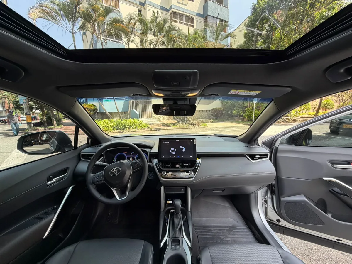 
								TOYOTA COROLLA CROSS 1.8 HEV SEG CVT 2026 full									