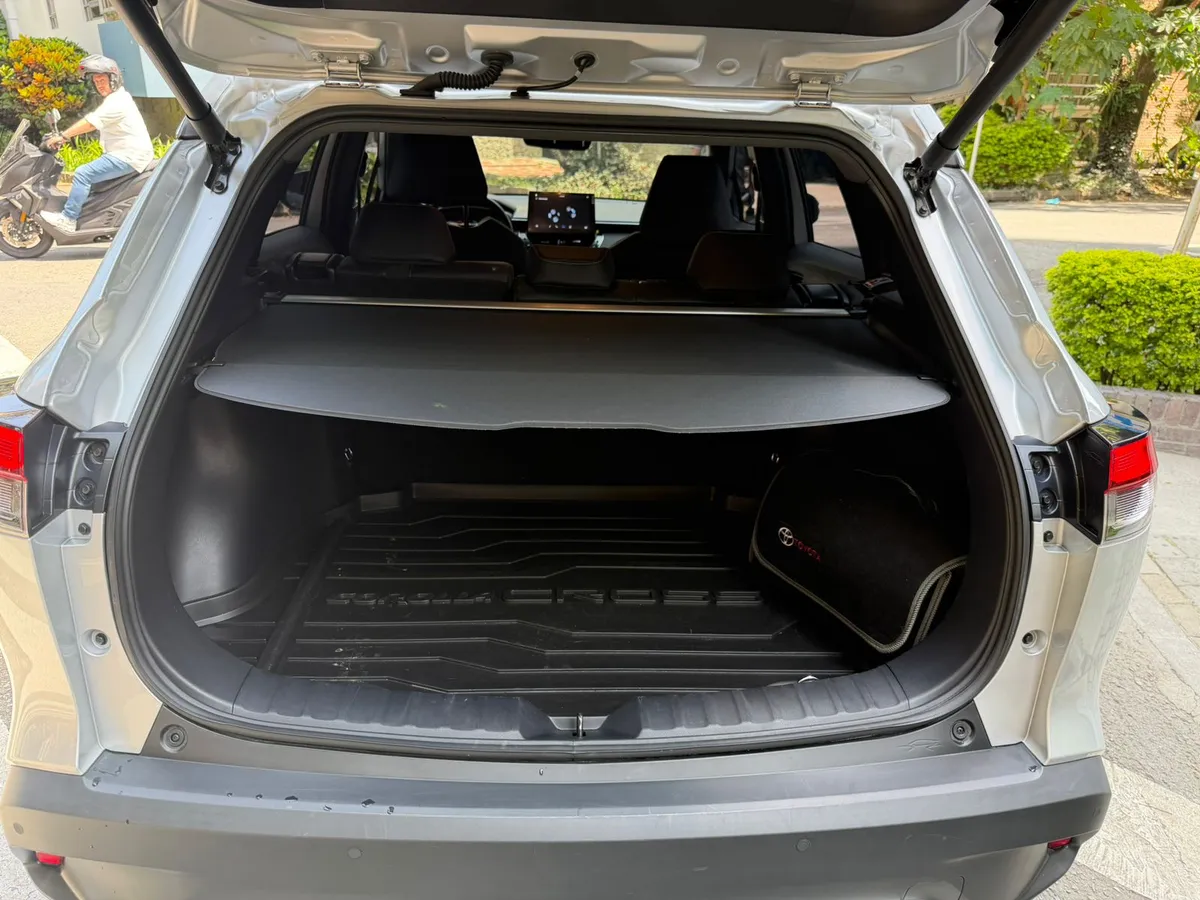 
								TOYOTA COROLLA CROSS 1.8 HEV SEG CVT 2026 full									