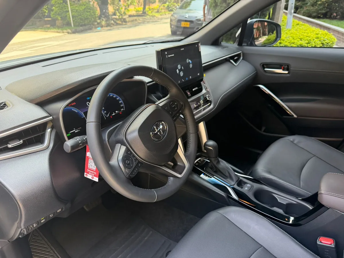 
								TOYOTA COROLLA CROSS 1.8 HEV SEG CVT 2026 full									