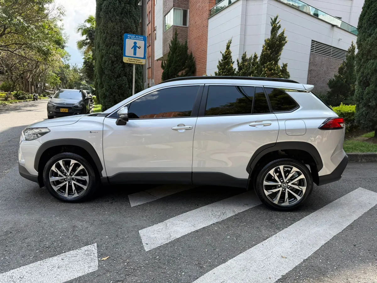 
								TOYOTA COROLLA CROSS 1.8 HEV SEG CVT 2026 full									