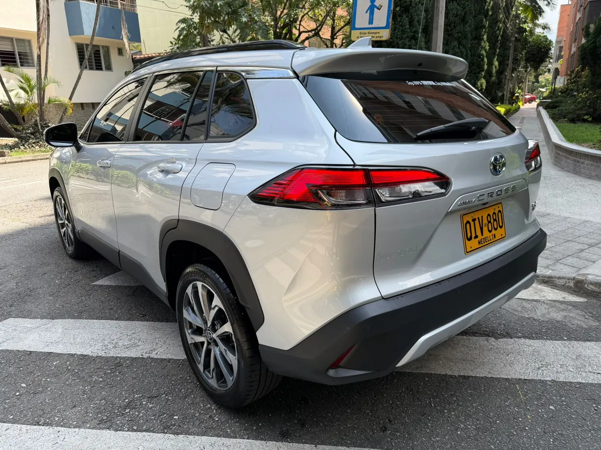 
								TOYOTA COROLLA CROSS 1.8 HEV SEG CVT 2026 full									