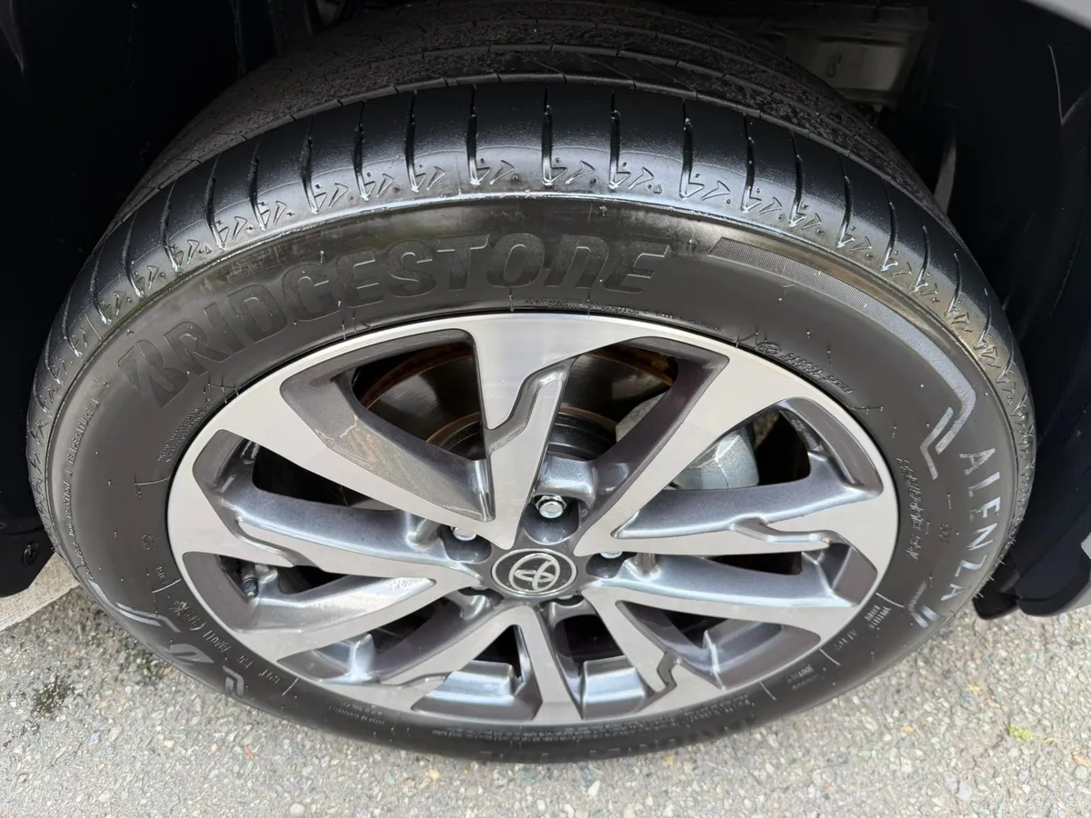 
								TOYOTA COROLLA CROSS 1.8 HEV SEG CVT 2026 full									