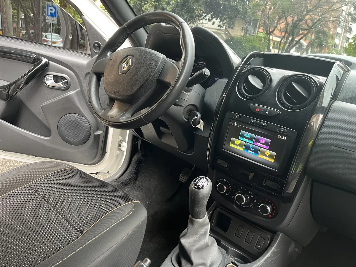 
								Renault Duster 1.6 Dynamique 4×2 2017 full									