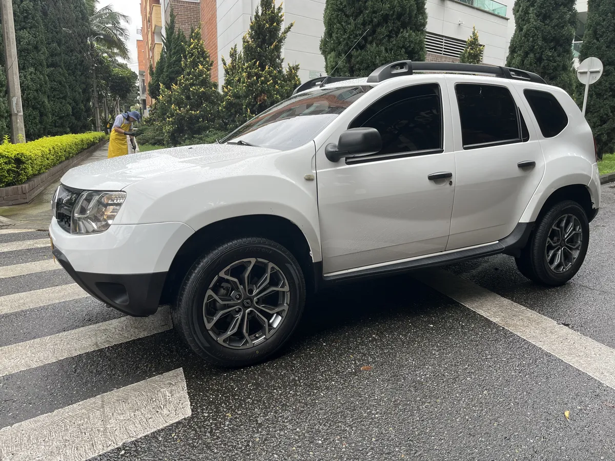 
								Renault Duster 1.6 Dynamique 4×2 2017 full									