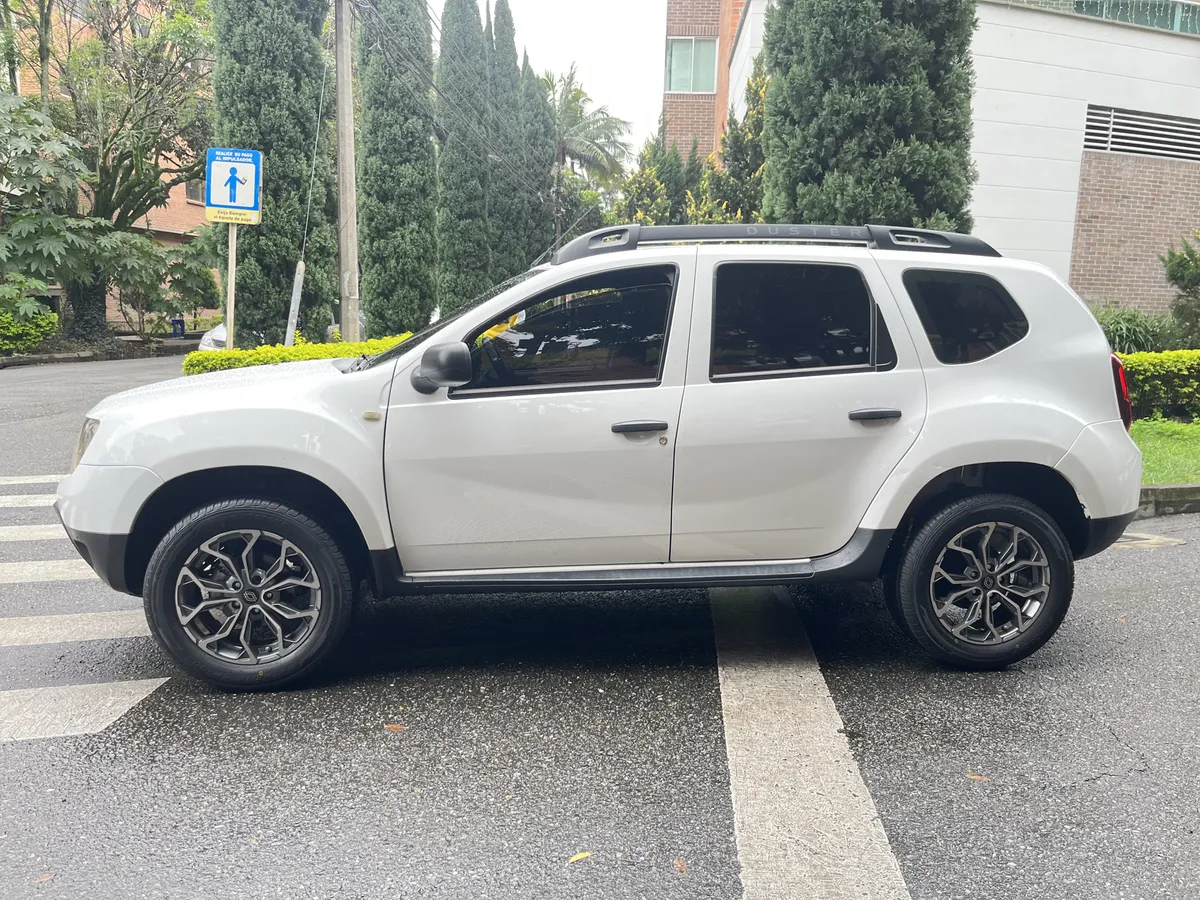 
								Renault Duster 1.6 Dynamique 4×2 2017 full									