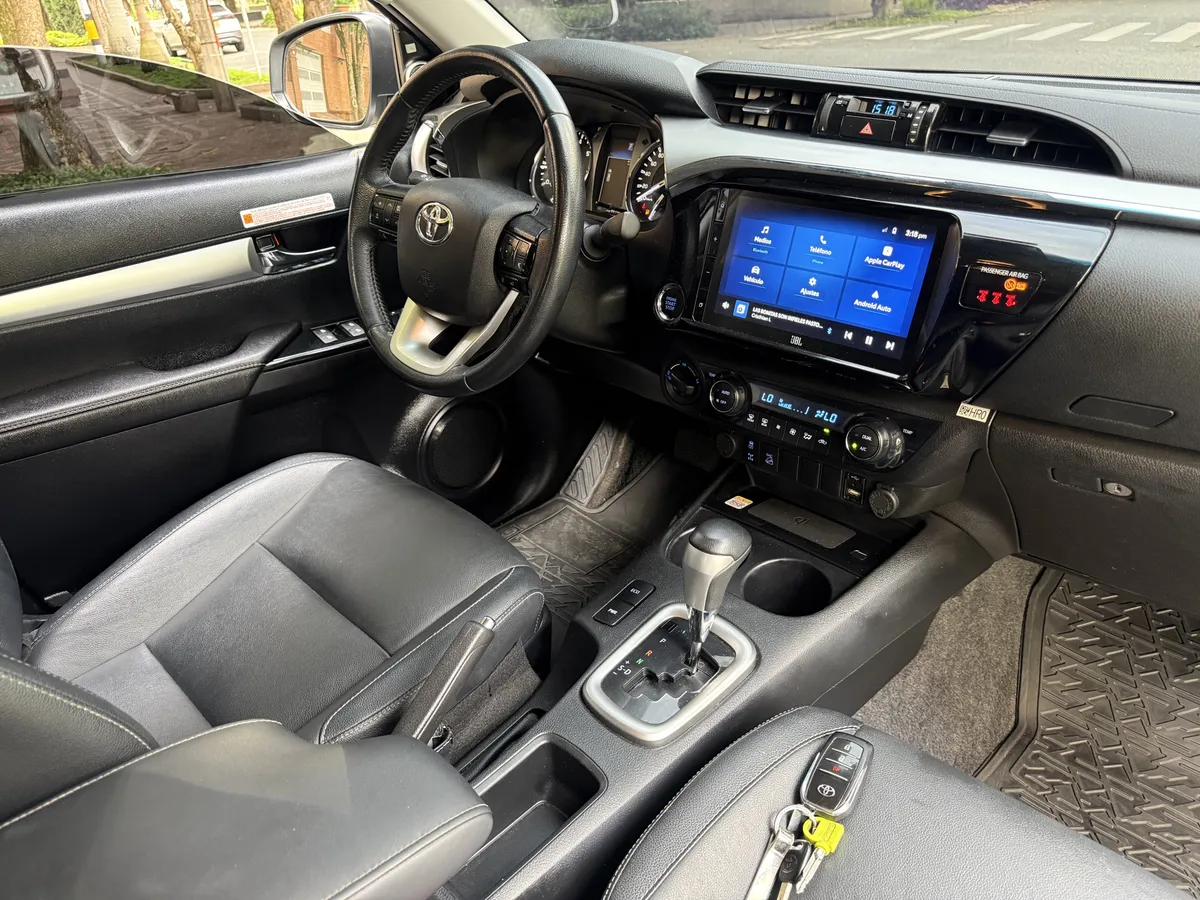 
								TOYOTA HILUX 2.8 AT DIESEL 2023 full									