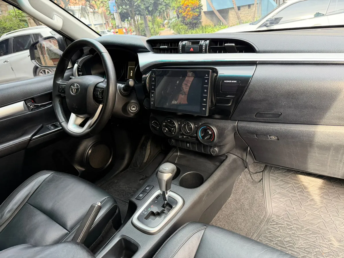 
								TOYOTA HILUX 2.8 AT SRV DIESEL 2018 full									