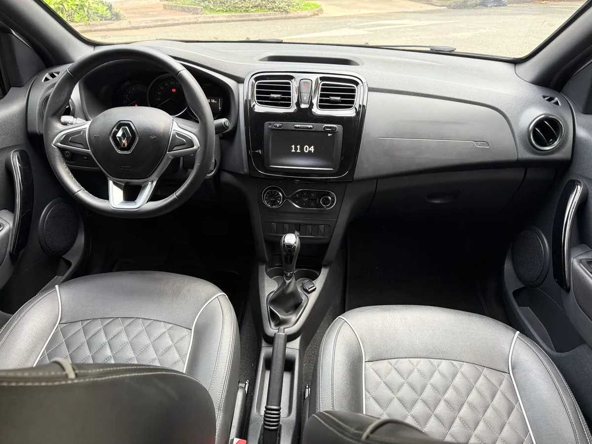 
								RENAULT LOGAN 1.6 INTENS AT 2023 full									