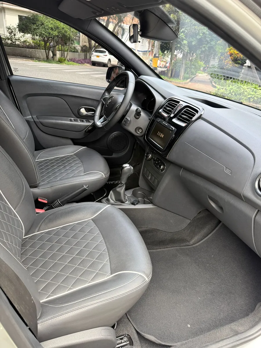 
								RENAULT LOGAN 1.6 INTENS AT 2023 full									