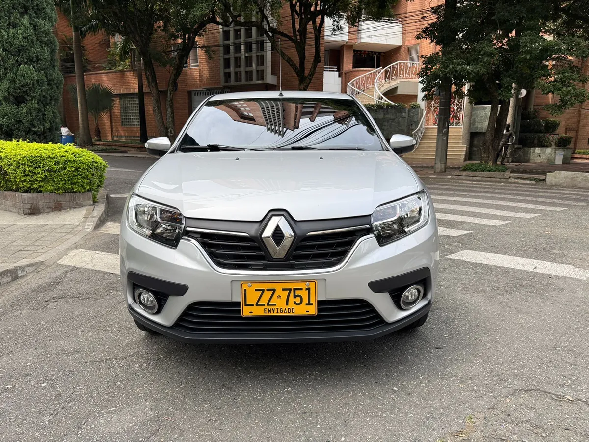 
								RENAULT LOGAN 1.6 INTENS AT 2023 full									