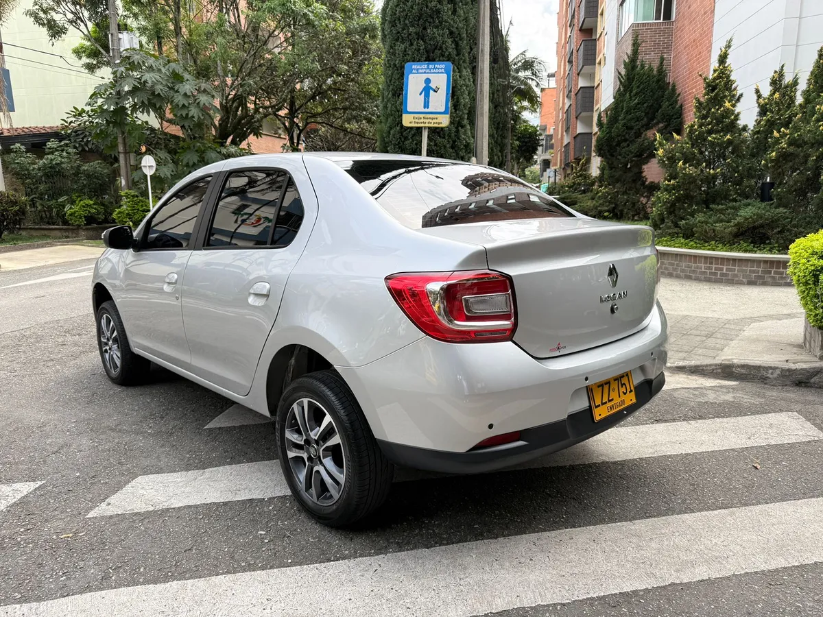 
								RENAULT LOGAN 1.6 INTENS AT 2023 full									