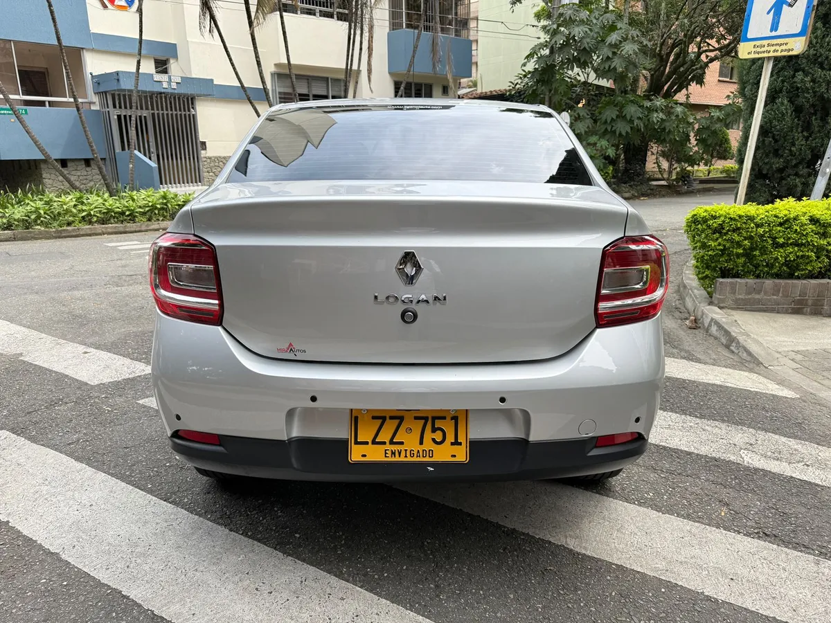 
								RENAULT LOGAN 1.6 INTENS AT 2023 full									