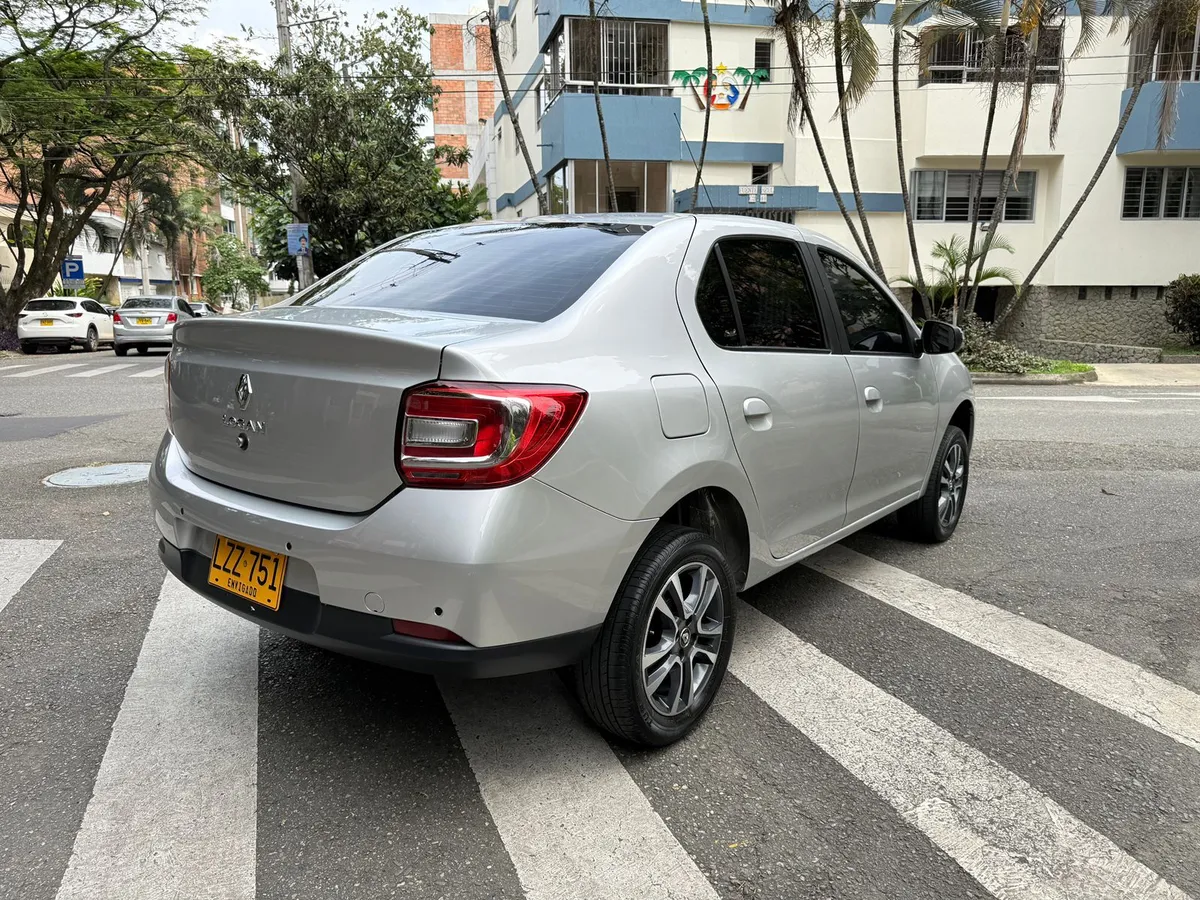 
								RENAULT LOGAN 1.6 INTENS AT 2023 full									