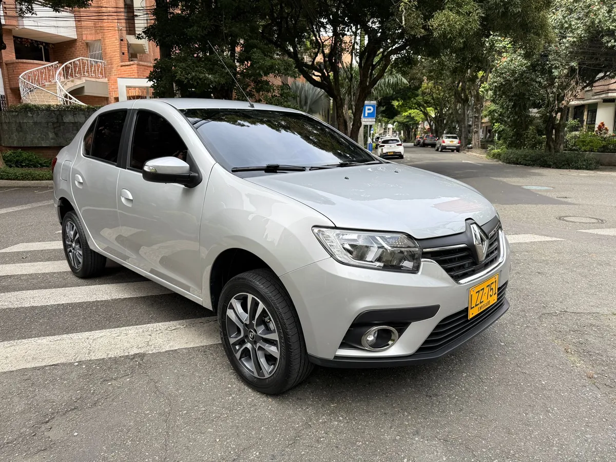 
								RENAULT LOGAN 1.6 INTENS AT 2023 full									