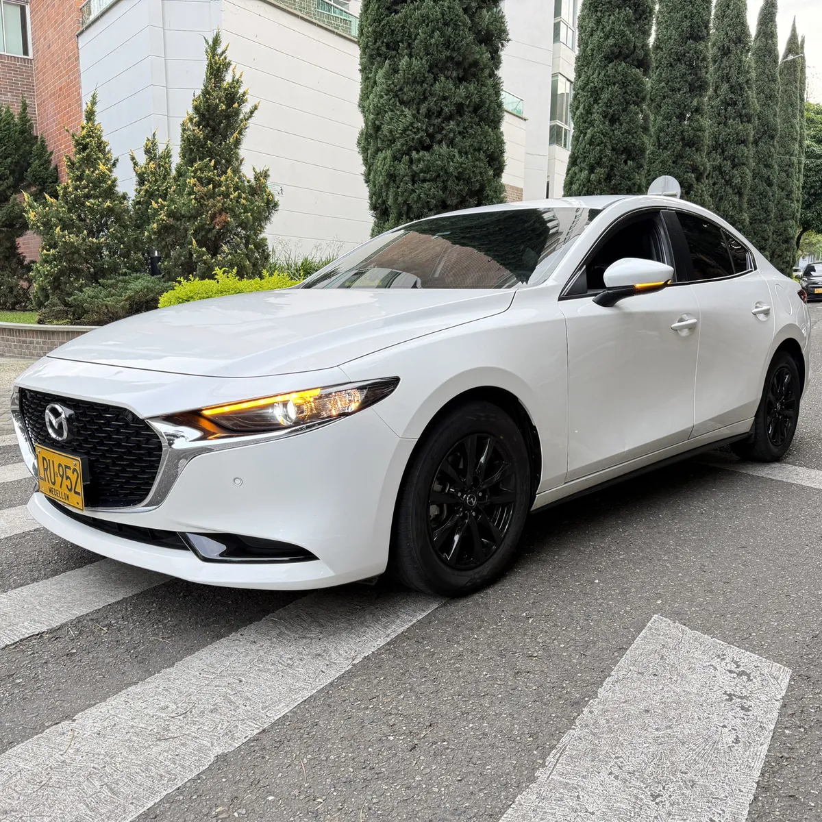 
								MAZDA 3 TOURING 2.0 2023 MHEV full									