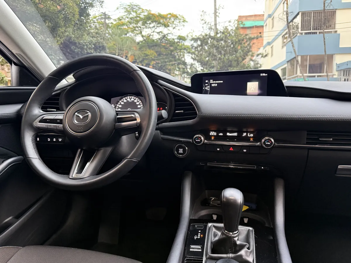 
								MAZDA 3 TOURING 2.0 2023 MHEV full									