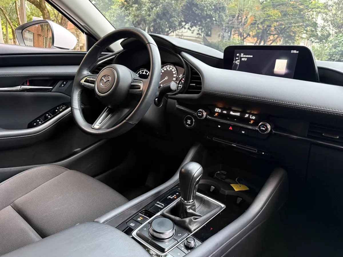 
								MAZDA 3 TOURING 2.0 2023 MHEV full									